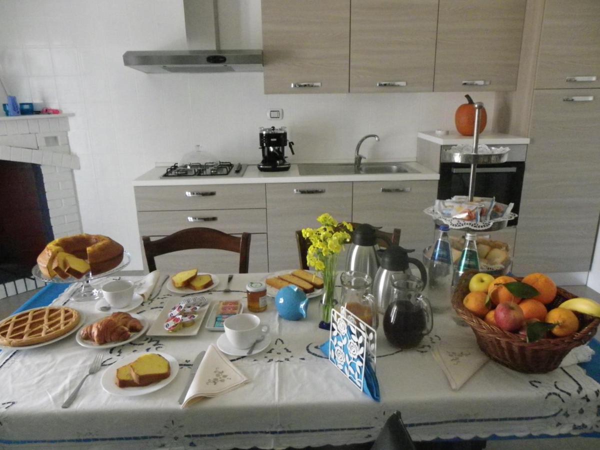 B&B And Home Restaurant La Casa Del Pescatore SantʼAnna Arresi Extérieur photo